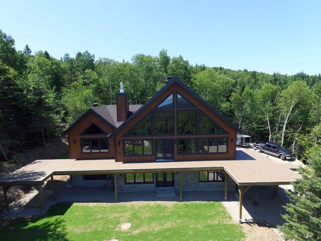 Très grand patio avec membrane de PVC