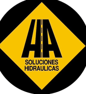 Logotipo: Círculo negro con un rombo amarillo que contiene las letras “AA” con un gráfico vial y el texto “SOLUCIONES HIDRAULICAS”.