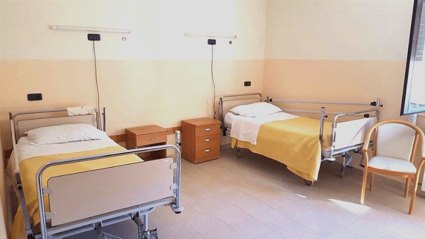 camera doppia di una casa di riposo