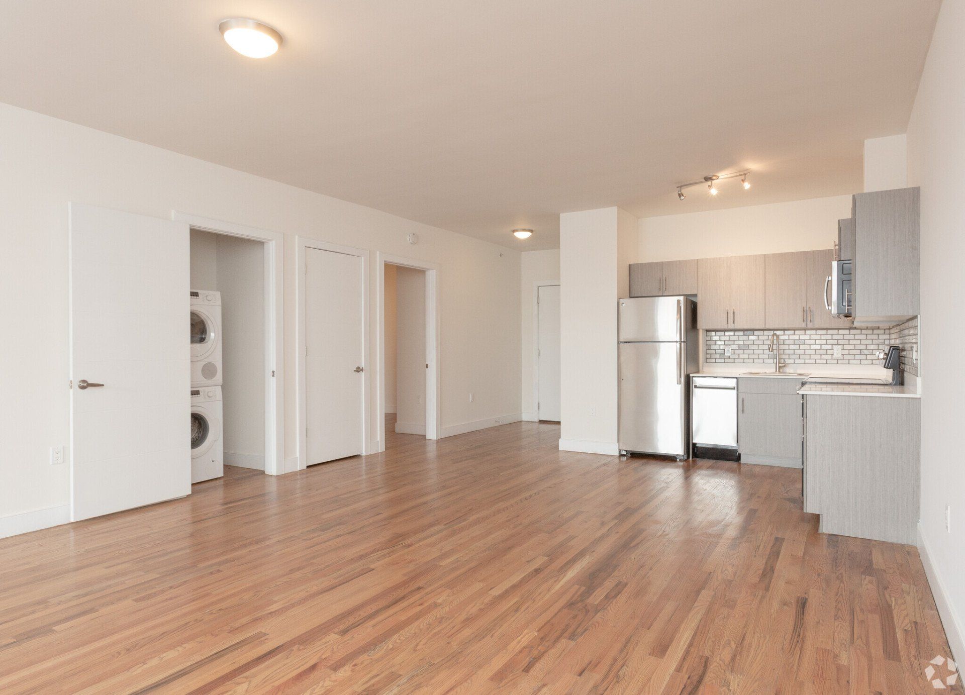 Meridian Park Ave building photos