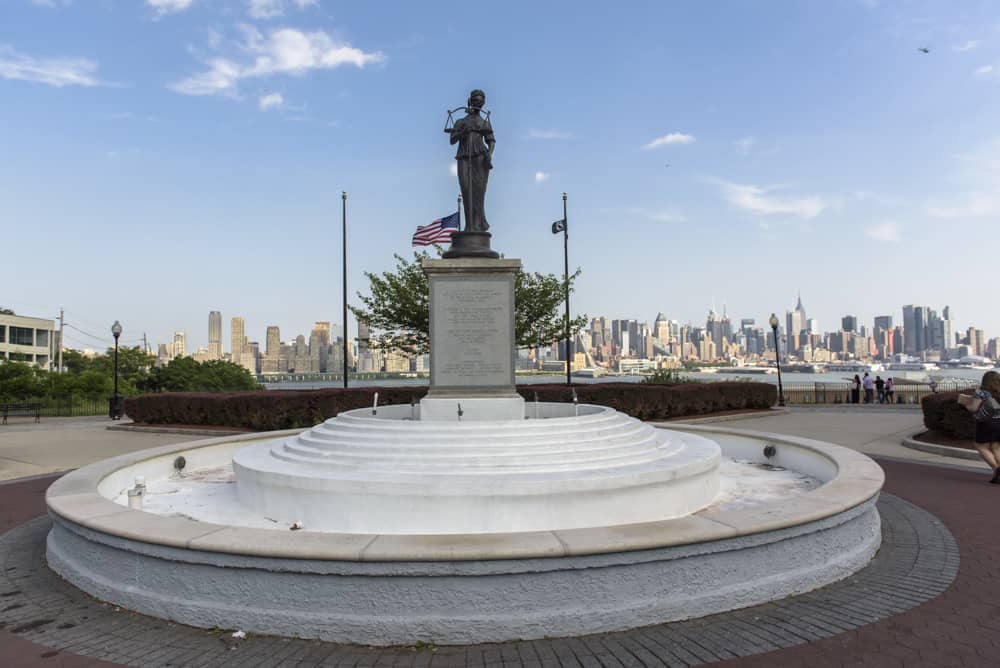 Meridian Park Ave building photos