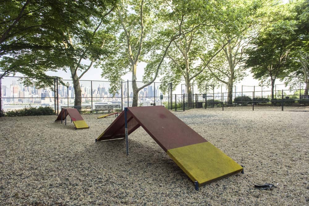 Meridian Park Ave building photos