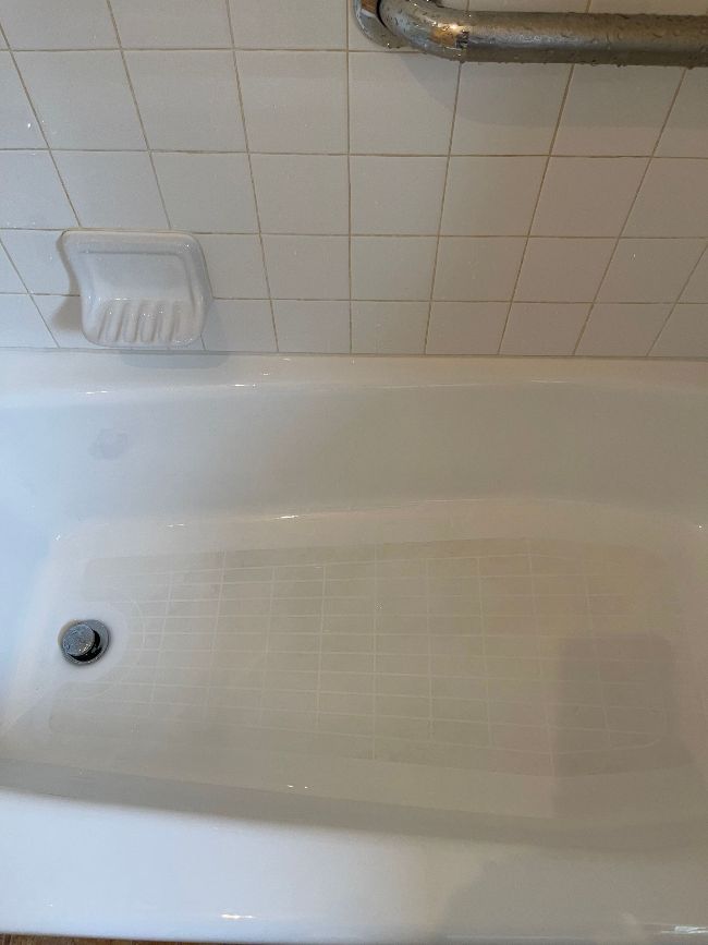Deep Cleaning of Bathtub After