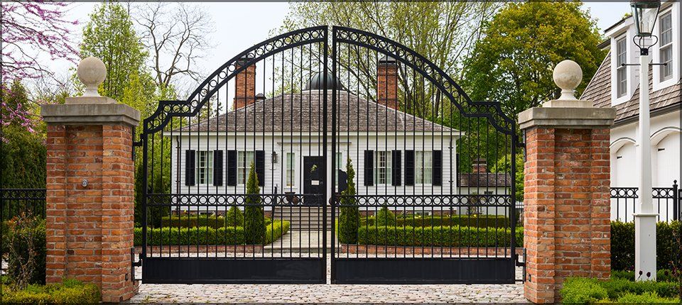Metal gate