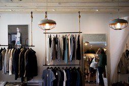 clothing-store-984396_1280