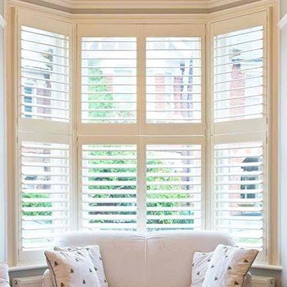 Tier on tier shutters in Lounge