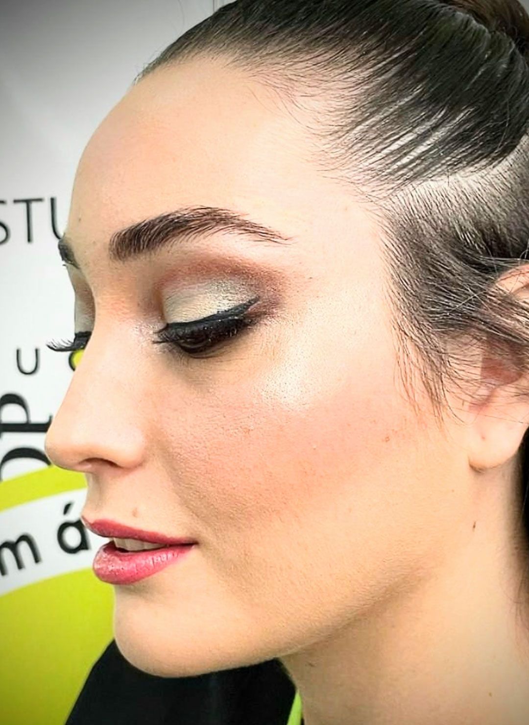 DORA ISPER STUDIO  - Maquillaje