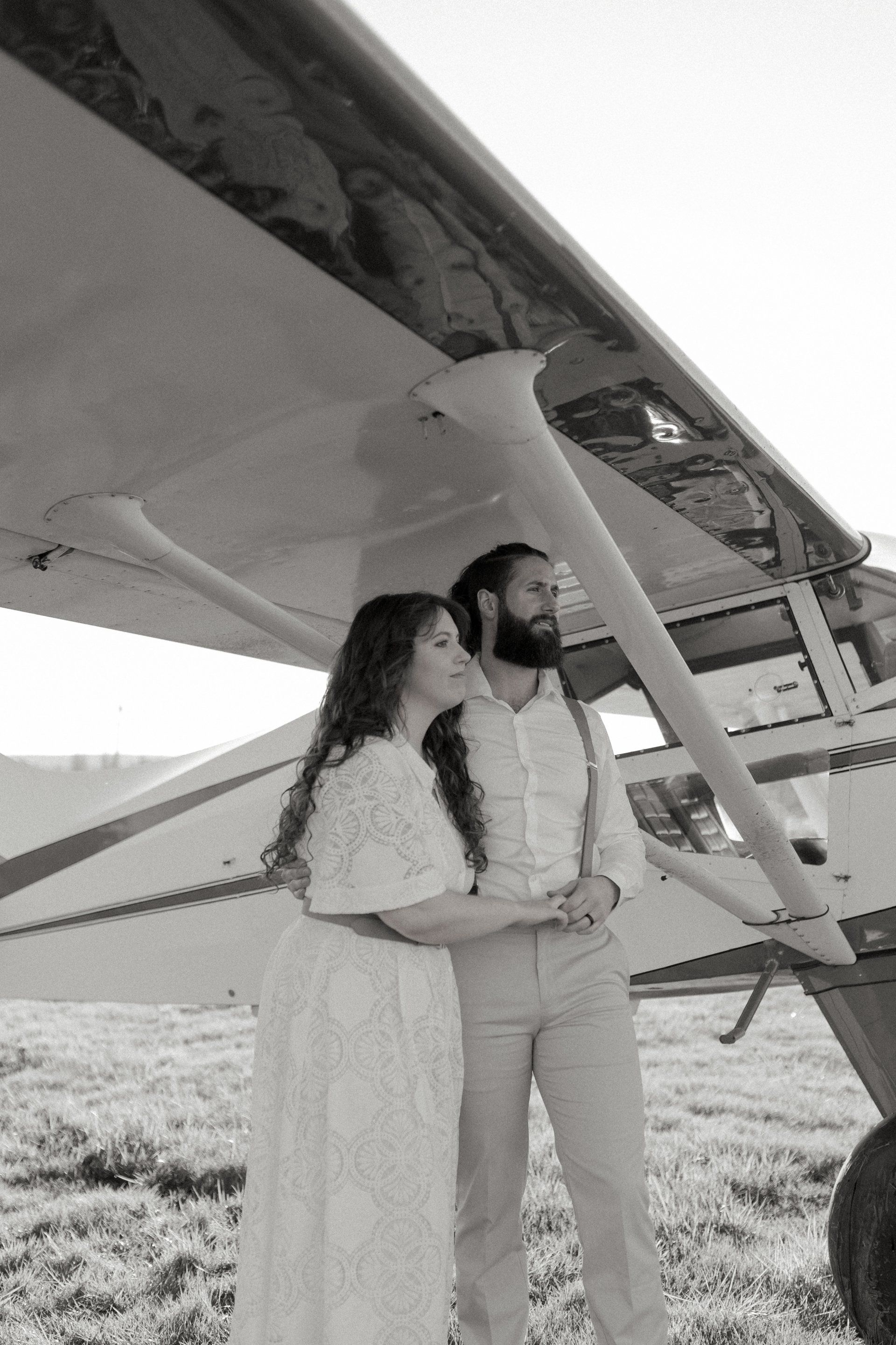 Couples photos at a private airfield in Camano Island.