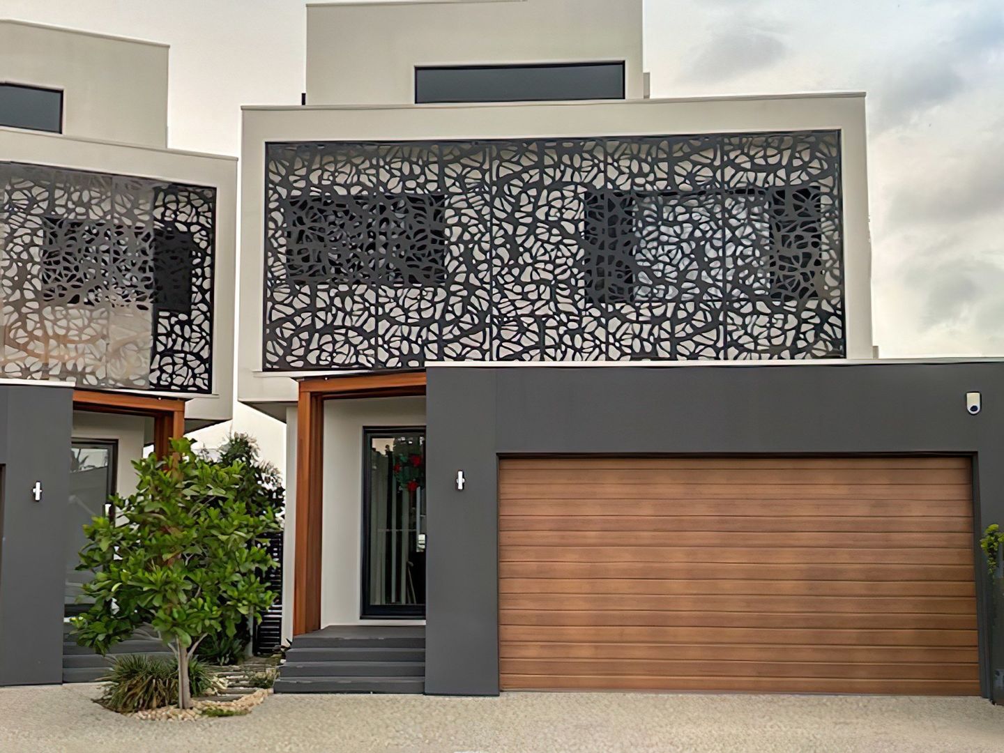 New luxury villa pair built in Broadbeach Waters by Keystone Constructions