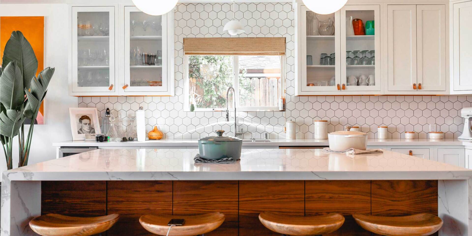 White and timber kitchen with hexigon tile backsplash