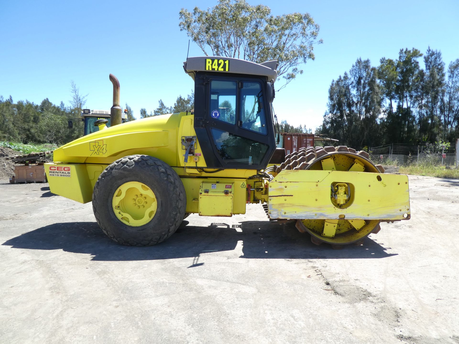 A yellow roller with the number r427 on the top