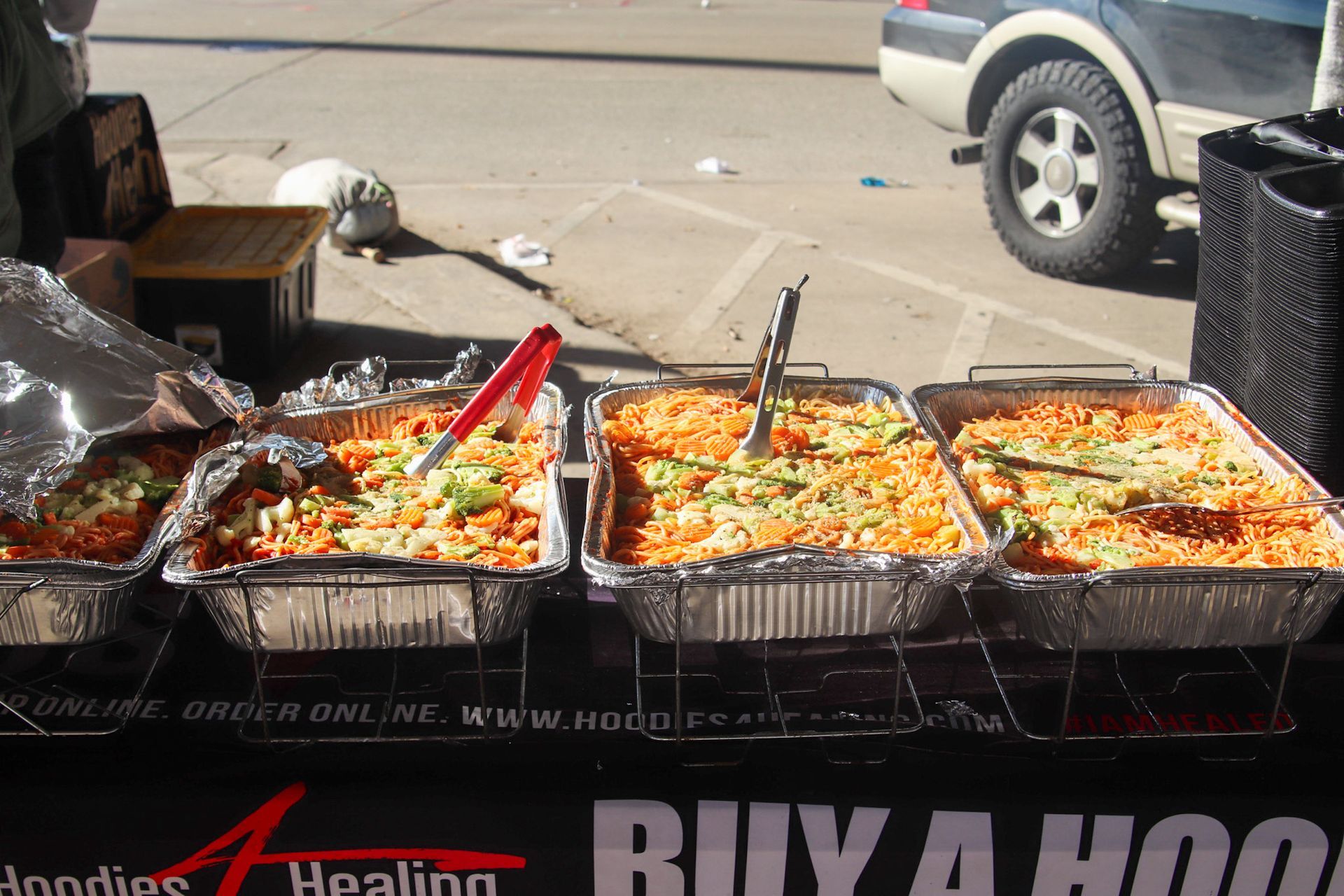 A sign that says buy a hoo on it