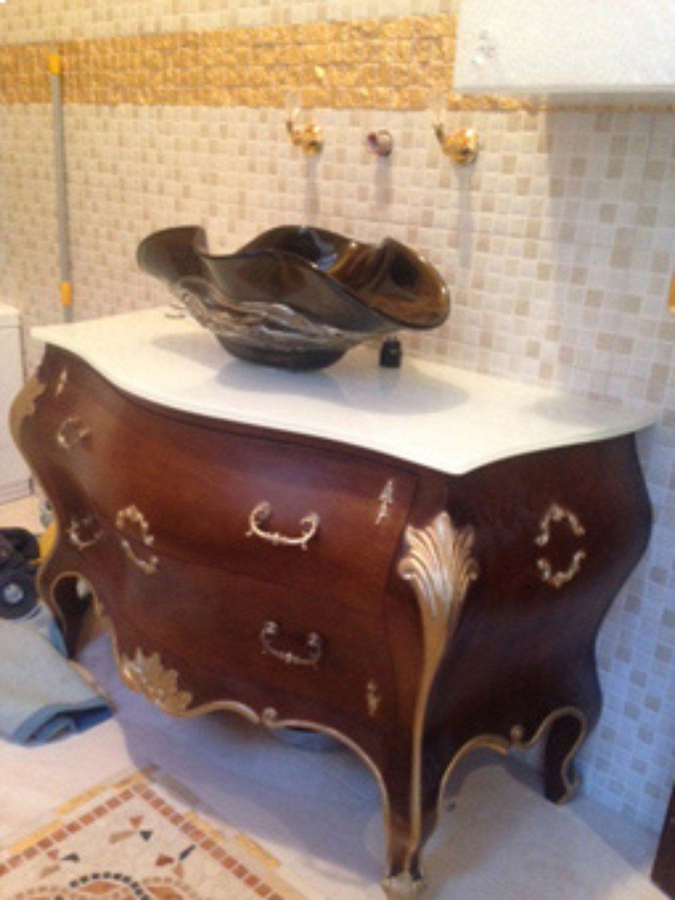 consolle sagomata in radica