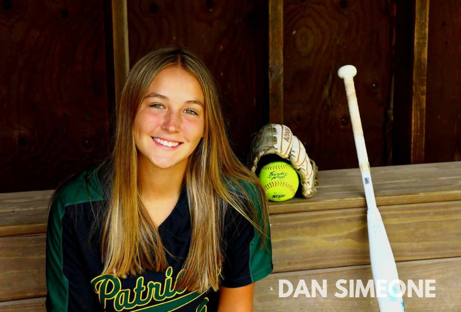 softball player senior portrait