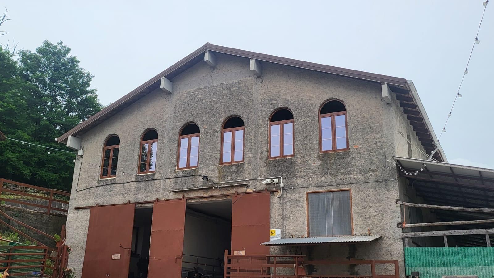 infissi casale vista completa