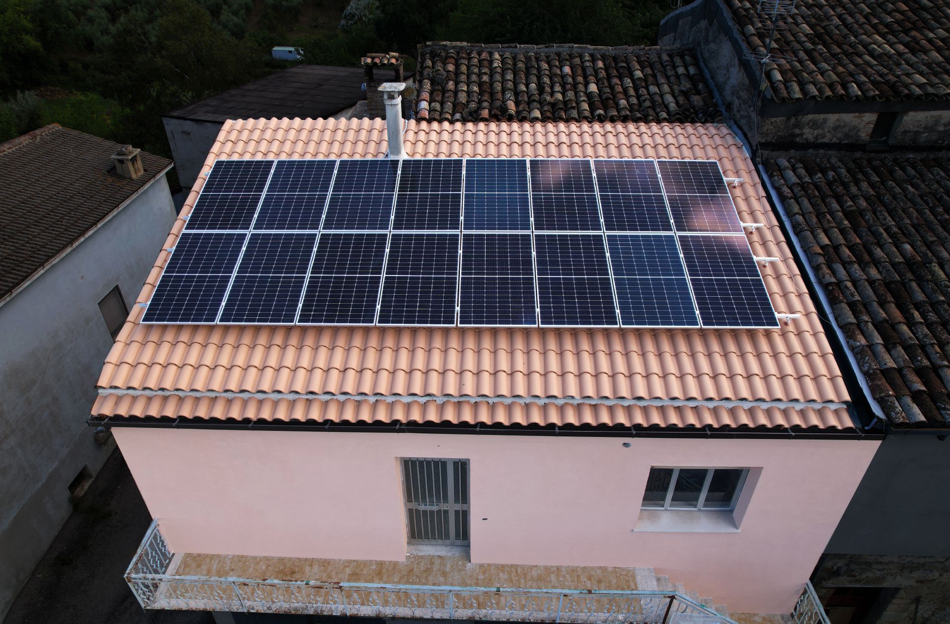 pannelli fotovoltaici su palazzina