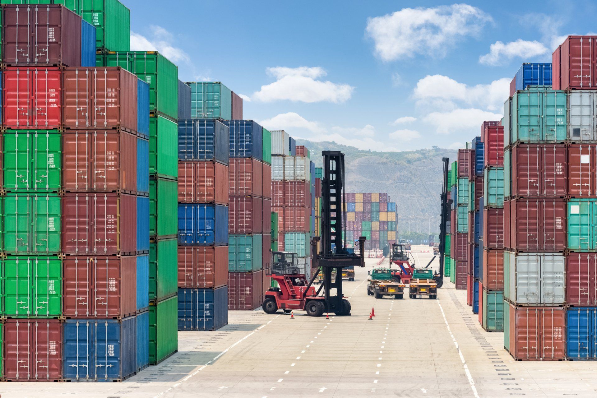 container in un deposito