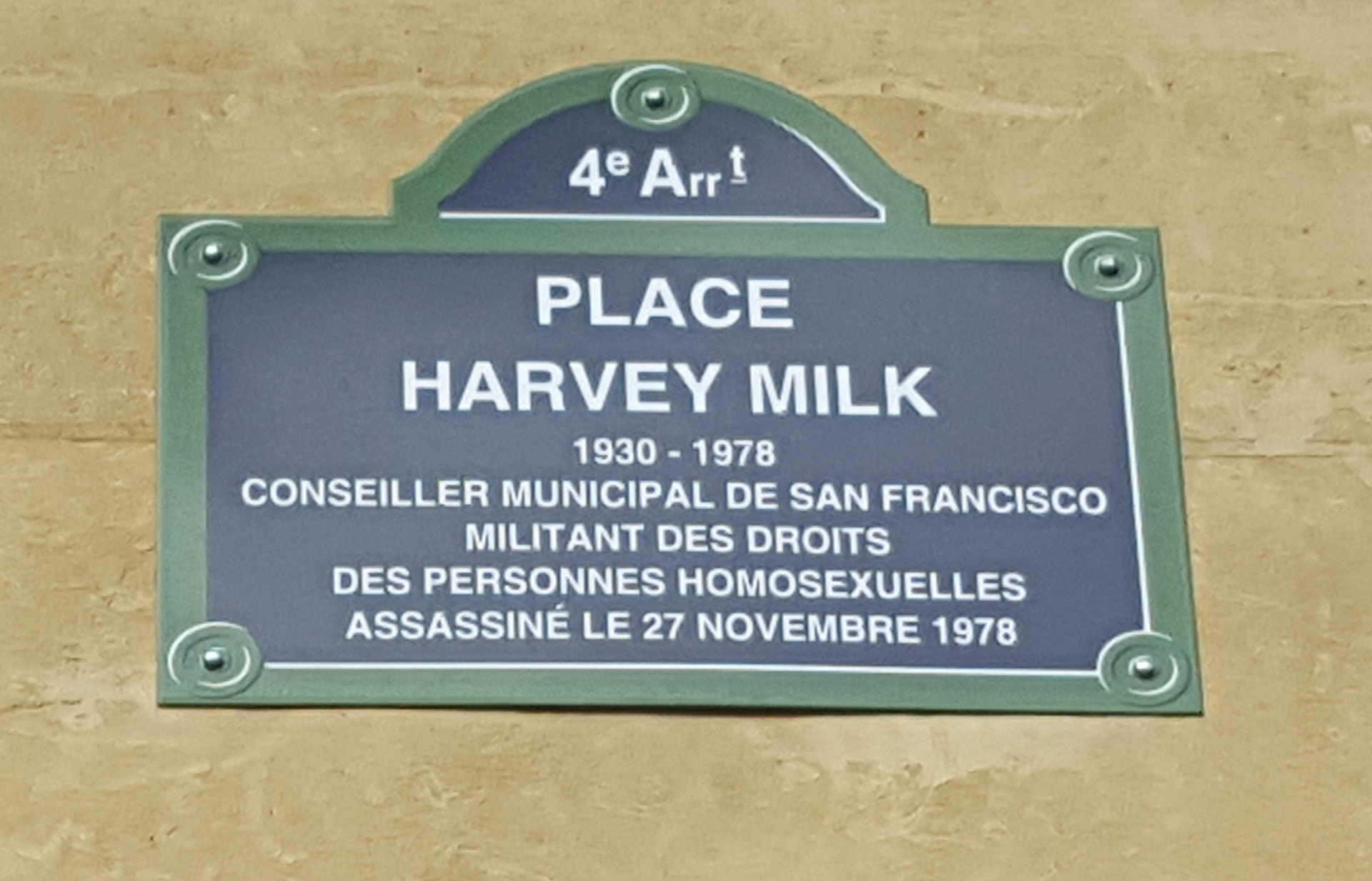 Plaque: