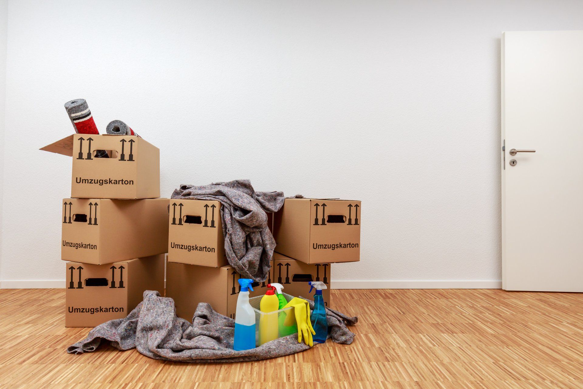 Boxes for relocation and cleaning products
