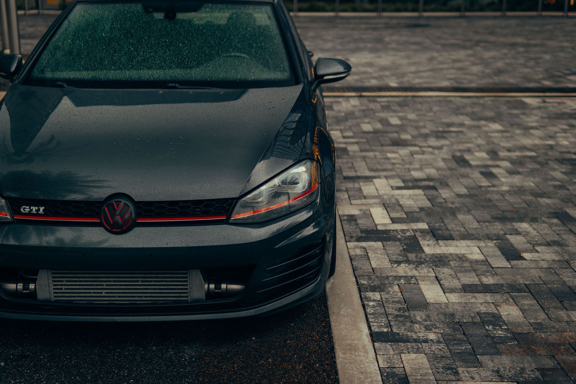 Learn what a Volkswagen DSG transmission is, how it works, common problems like shuddering and hesit