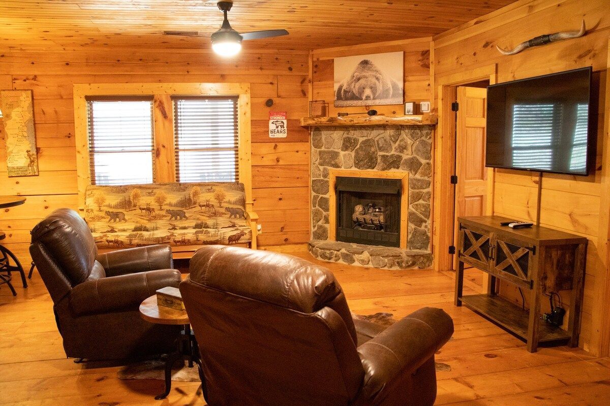 Beautiful Cabin Living Room at TN Livin's Butler, TN Property