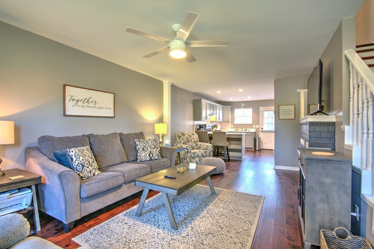 Beautiful Living room with NEW furniture and home decor in Johson City, TN managed by TN Livin'