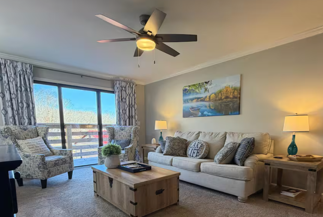 Book Now! Exterior shot of TN Livin's Bristol Home