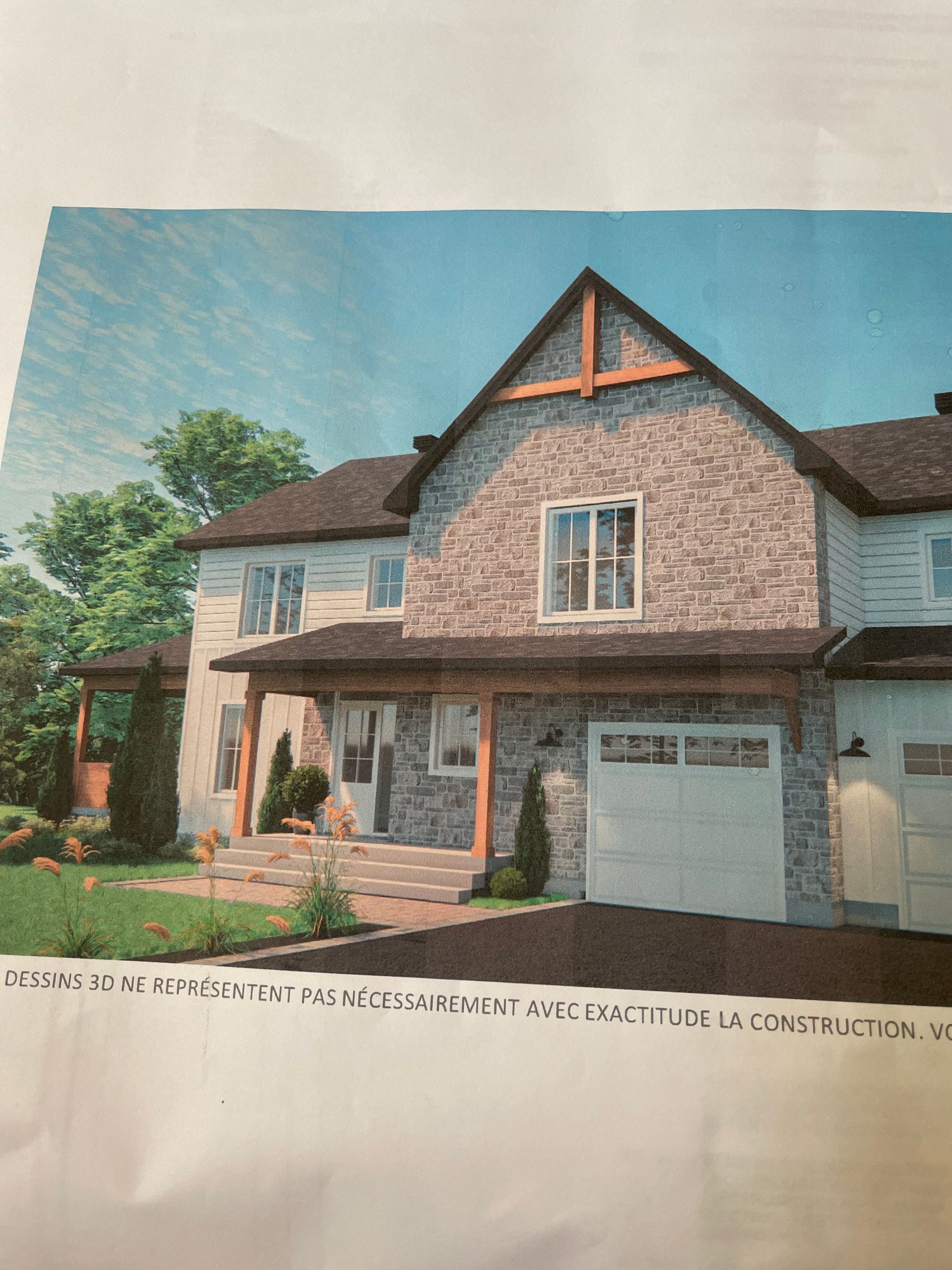 Représentation architecturale d'une maison de banlieue à deux étages avec une façade en pierre, un toit à pignon et un garage attenant.