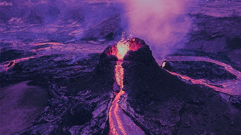 Volcano lava lake