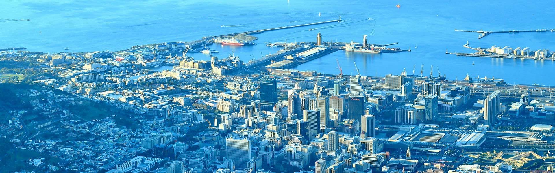 A long wide show over a African city