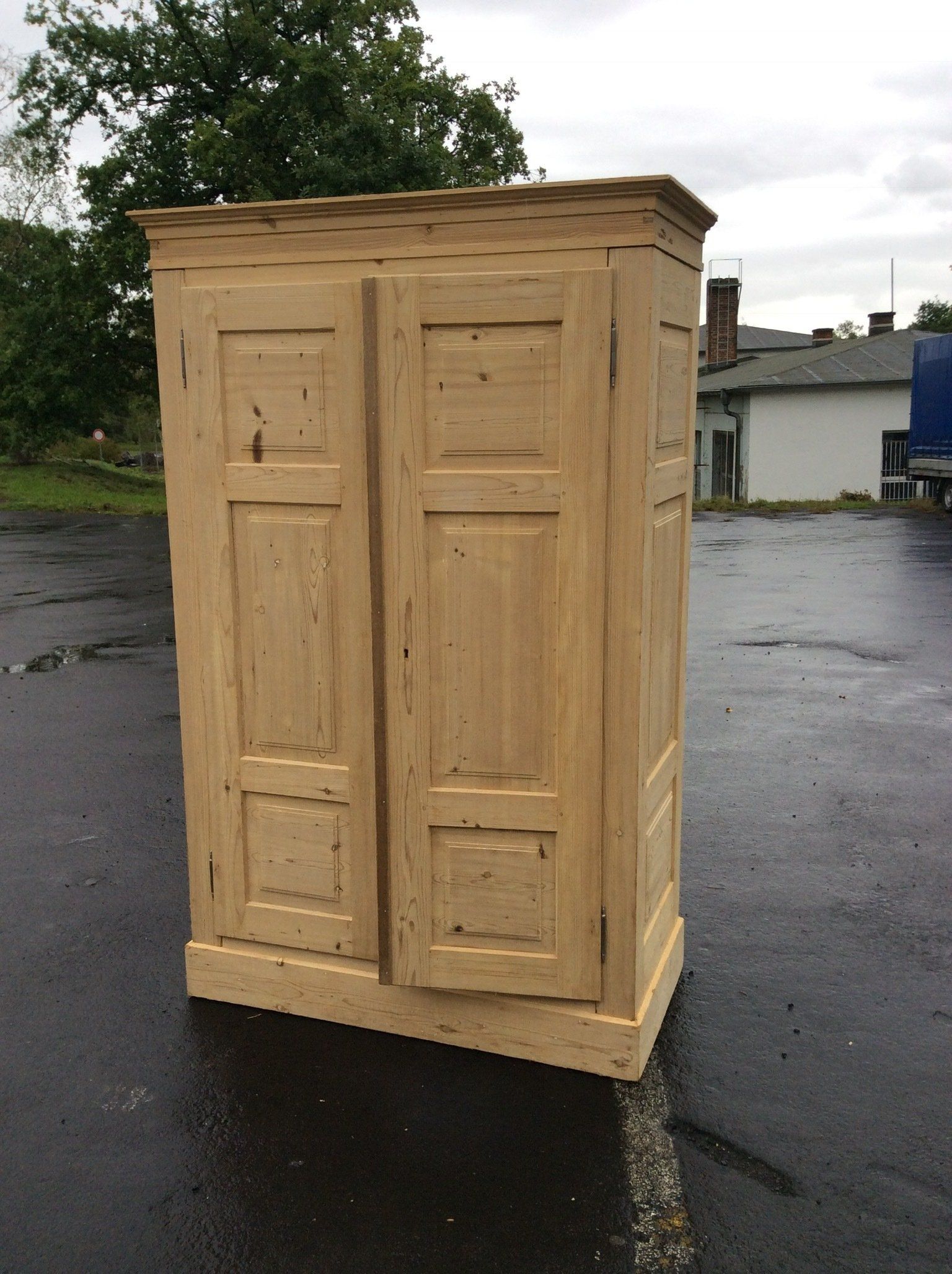 Holzcleanic Giessen: Schrank vorher