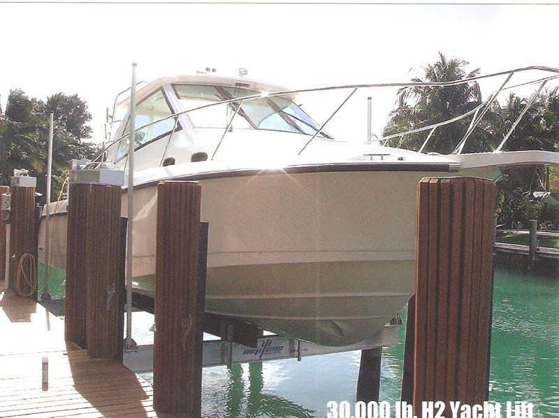 Neptune — White Boat in Miami, FL