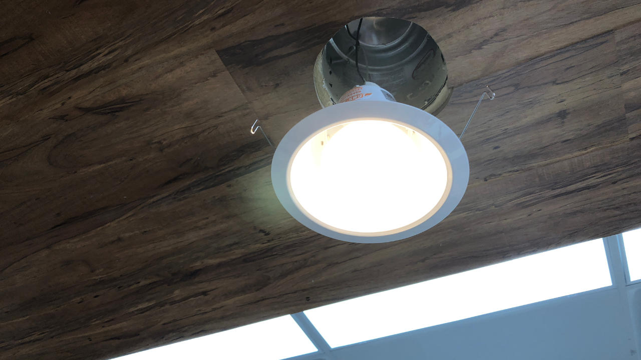 What Type Of Lights To Use For Light Sensitivity In The Workplace