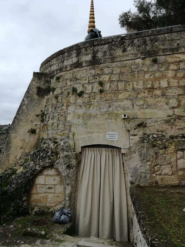tenda per esterni in un edificio storico