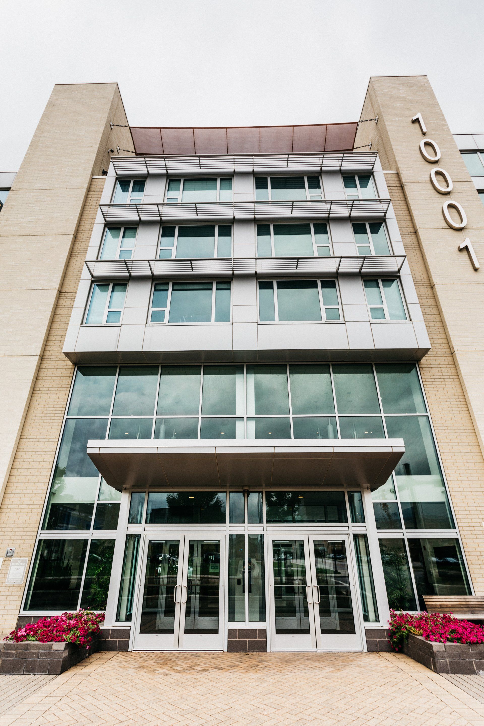 Front View of Building 10001  — Willoughby, OH — Euclid Glass & Door