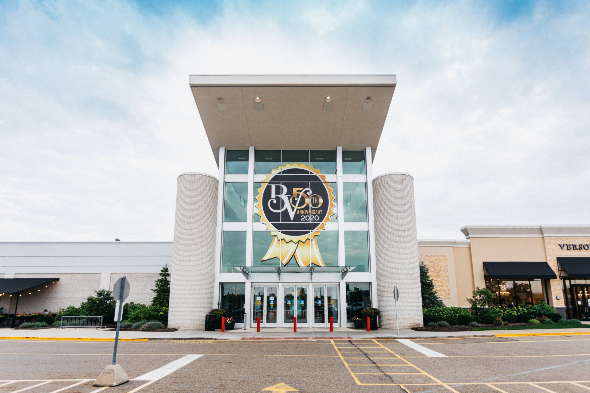 BV Building Front View — Willoughby, OH — Euclid Glass & Door