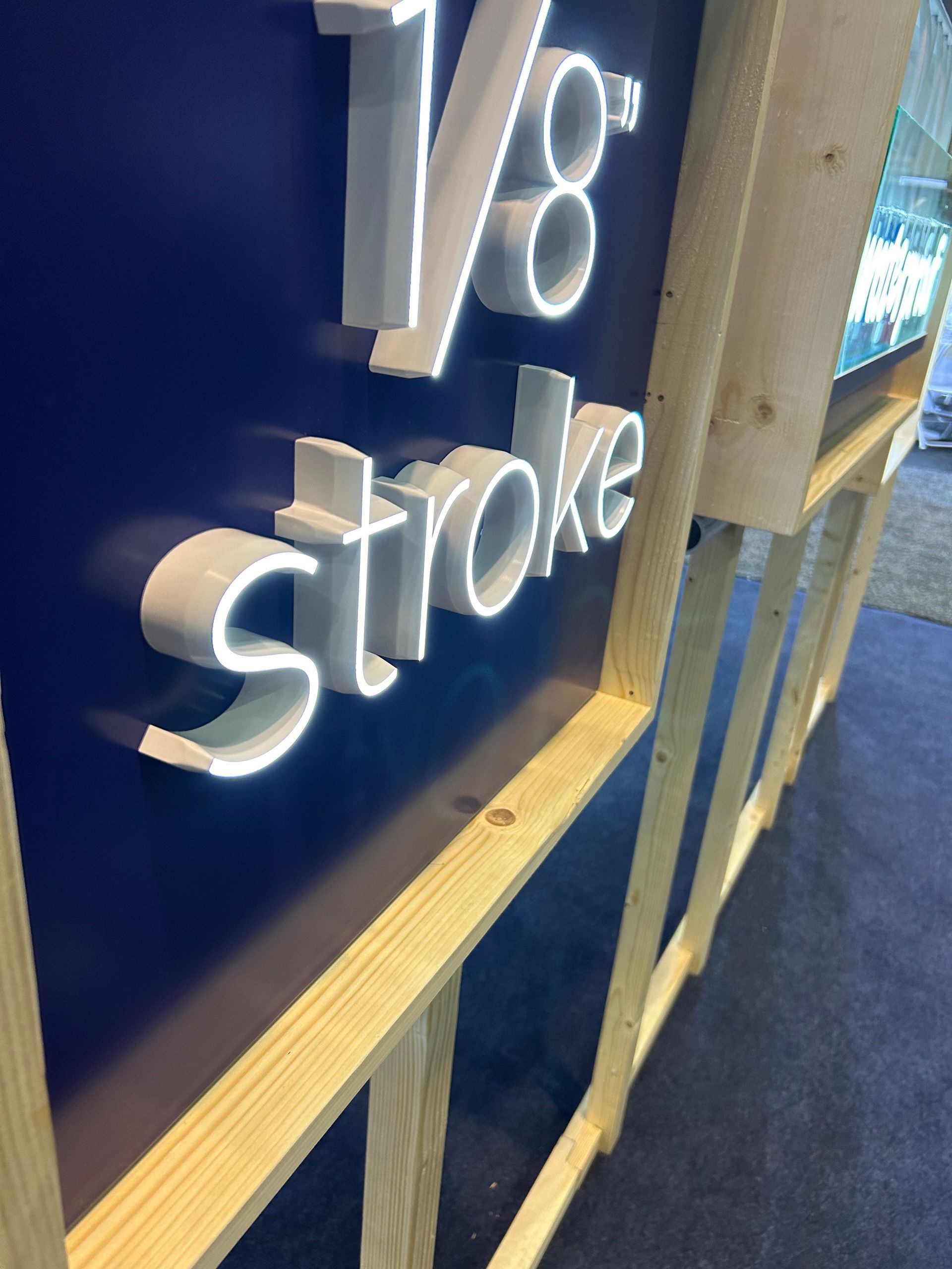 A sign that says 1/8 stroke on it