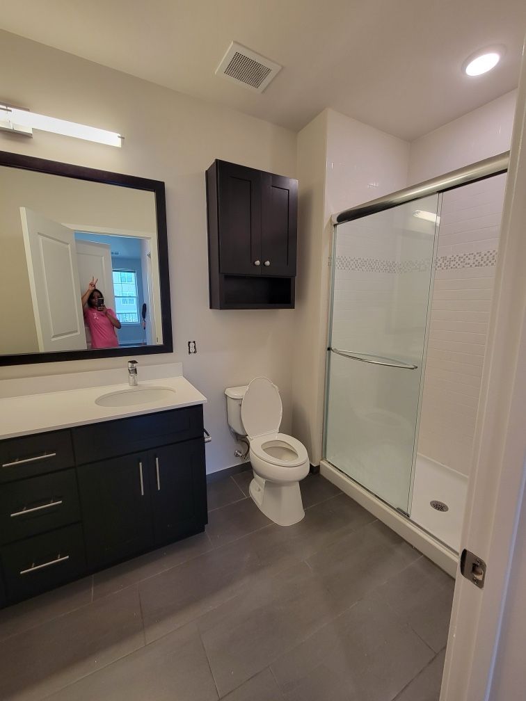 Clean and empty bathroom in Emmaus, PA after it has been deep cleaned and sanitized for a move-in cleaning.