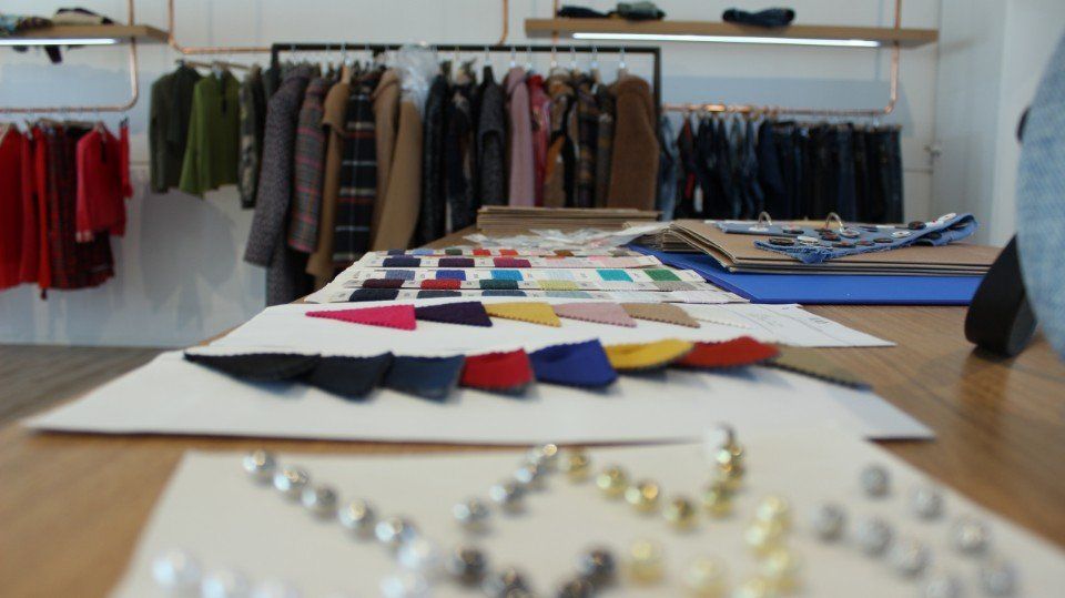 Interno di laboratorio sartoriale