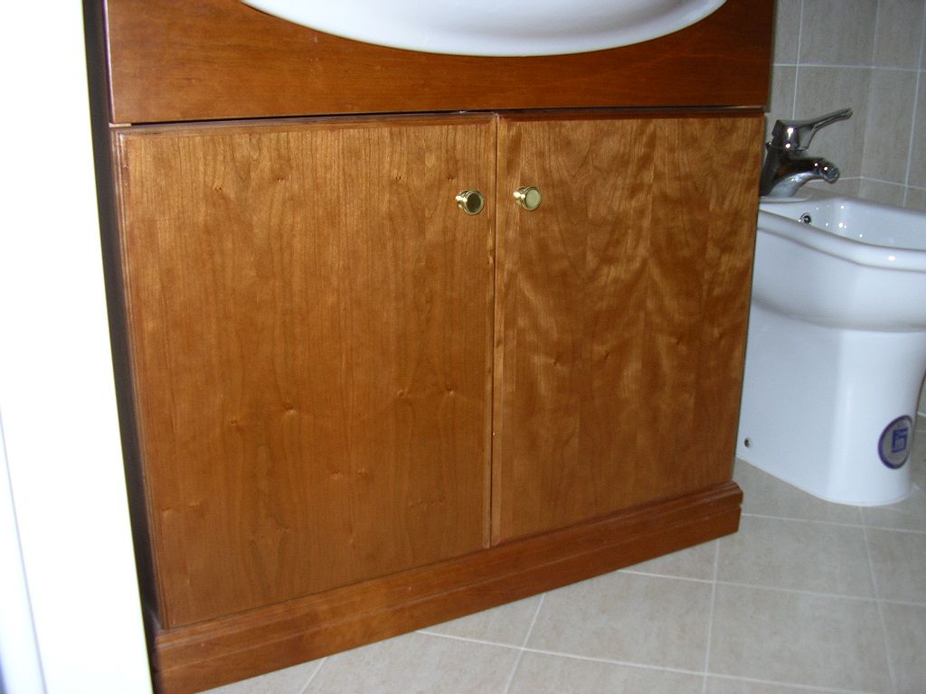mobile bagno in legno
