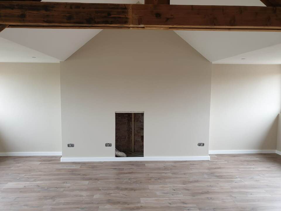 gestucte muur met hoeken