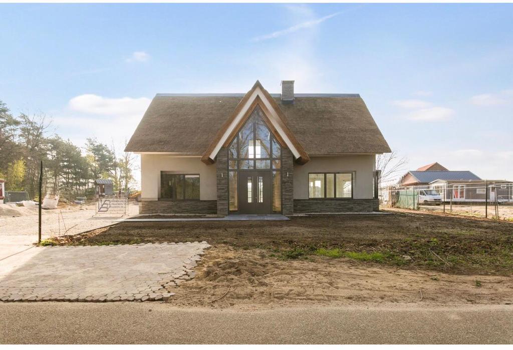 gestucte buitenkant huis