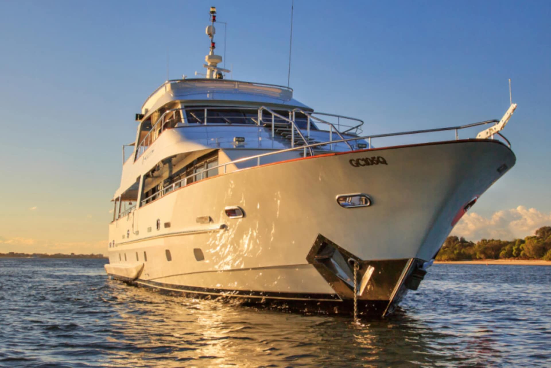 SEA RAES | From $2,200 Per Hour | 30 Guests