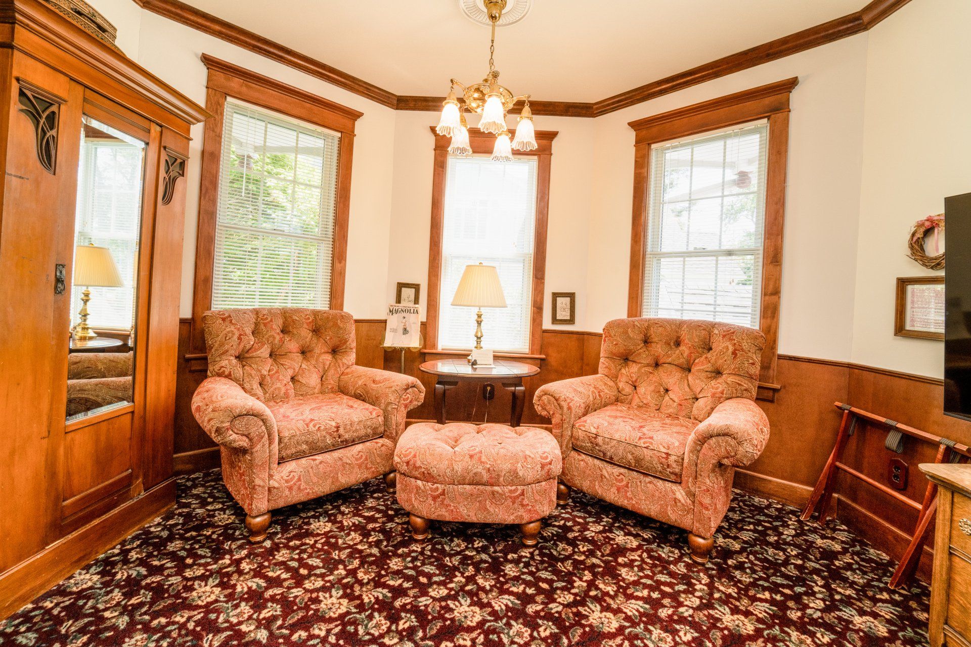 Yelton Manor Hotel Bed And Breakfast - South Haven's Best