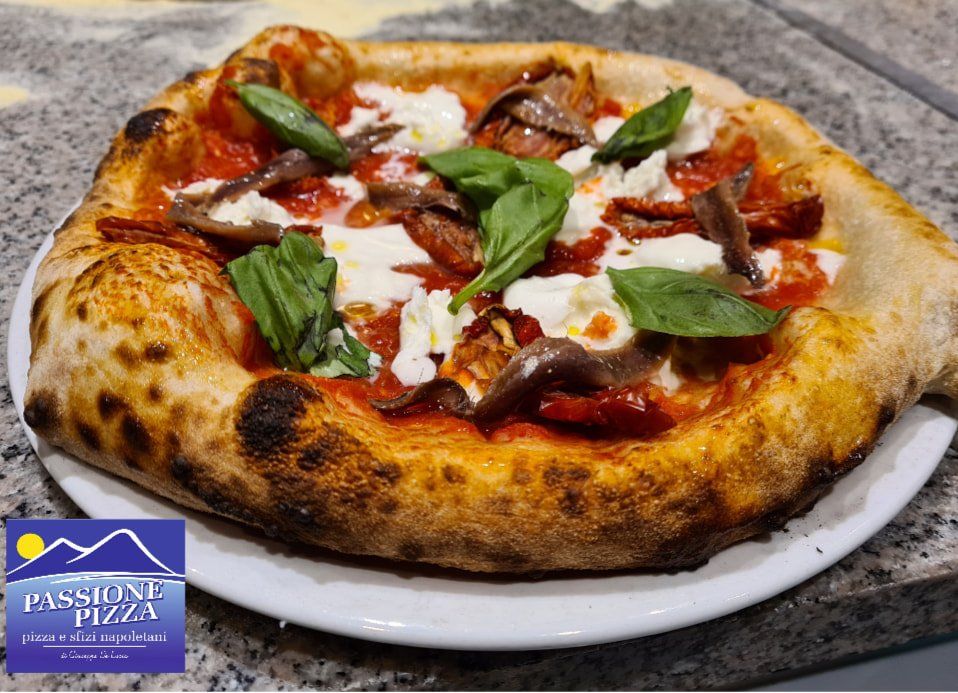 Pizza napoletana con acciughe