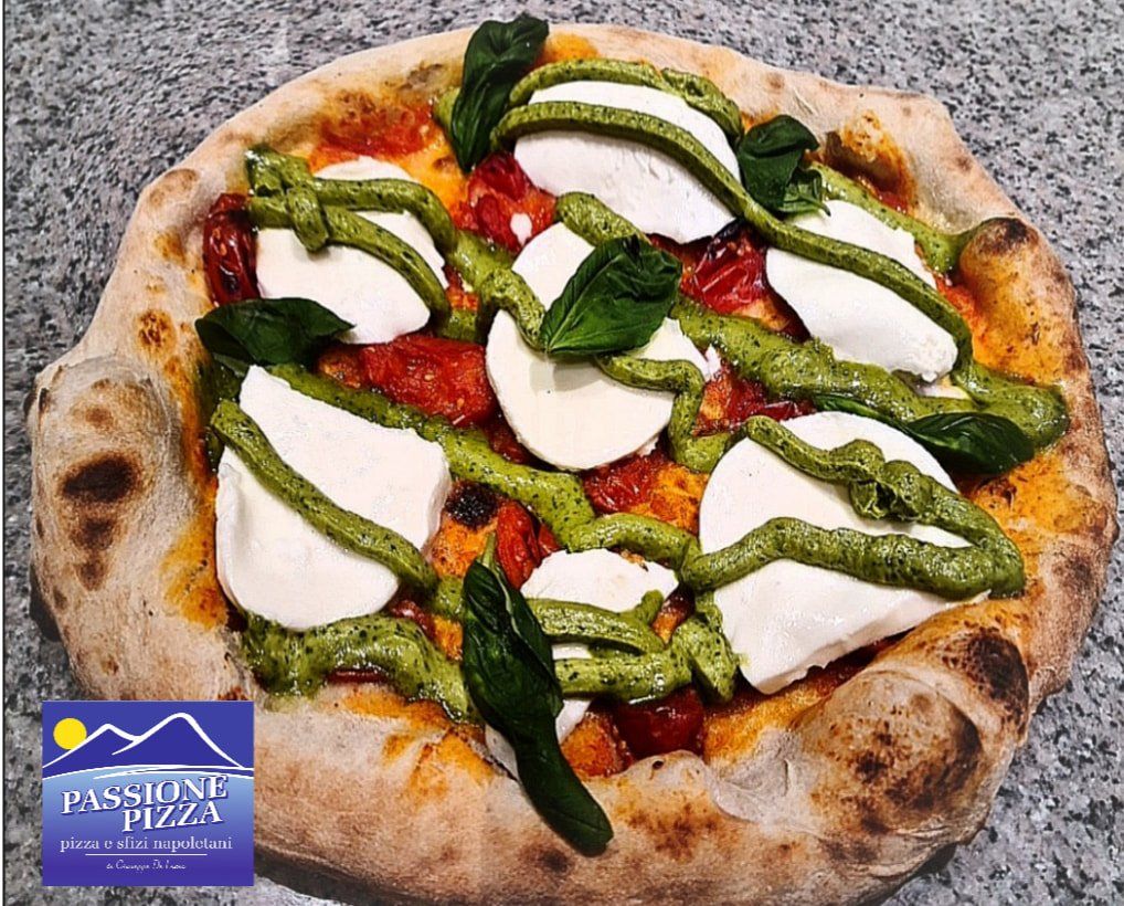 Pizza napoletana con bufala
