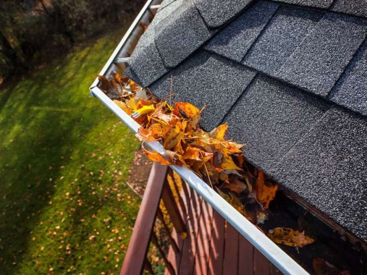 Exterior Gutter Brightening
