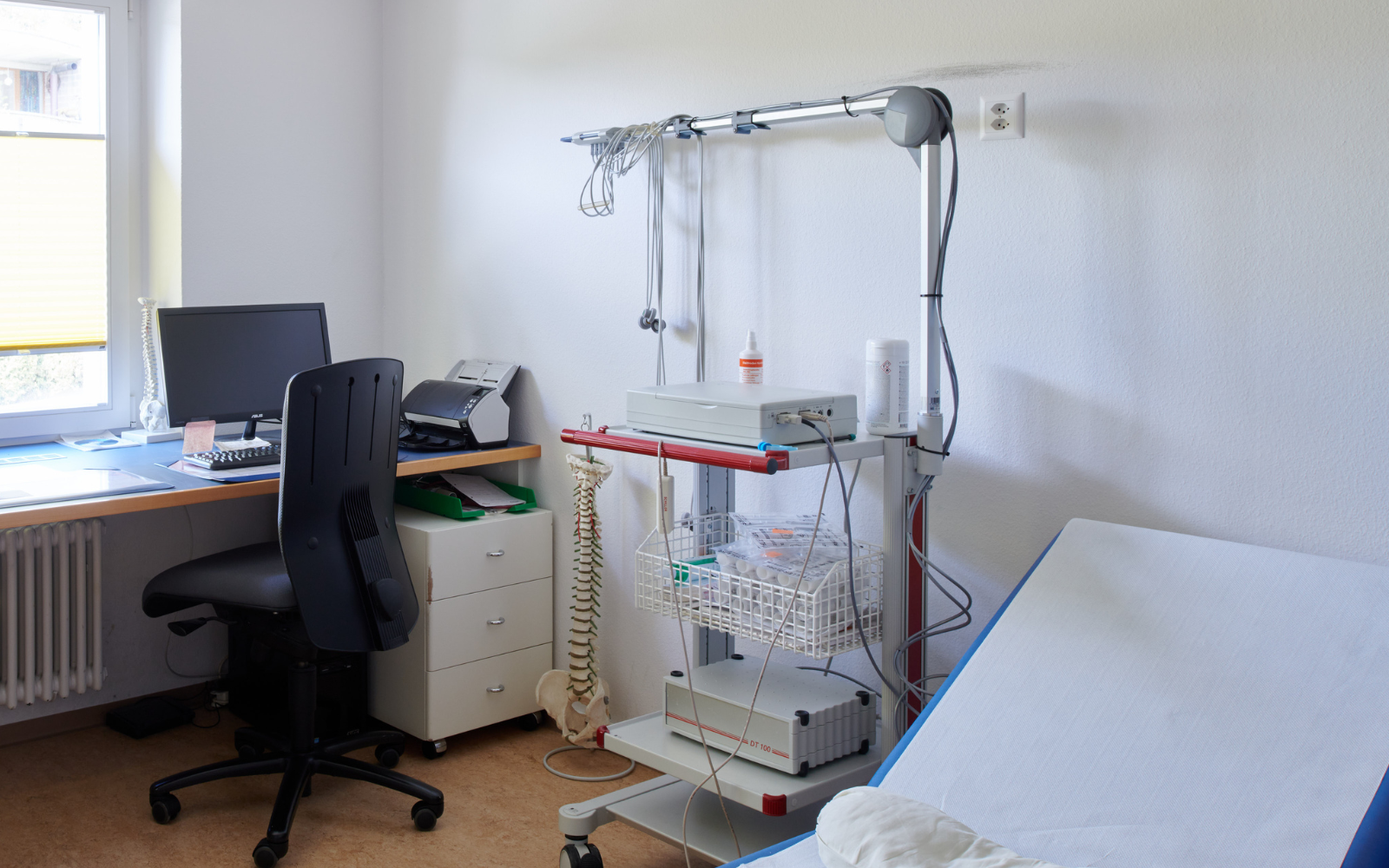 Behandlungszimmer in der Praxis Dr. med. Beat Zürcher