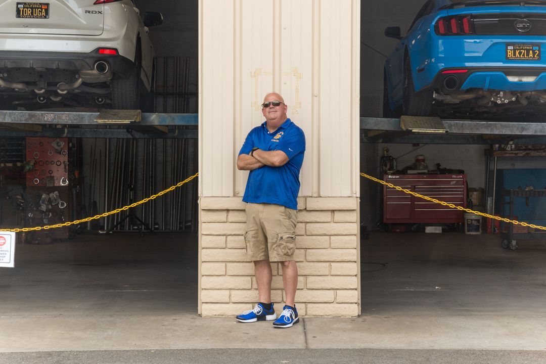 Gary's Muffler Shop interior