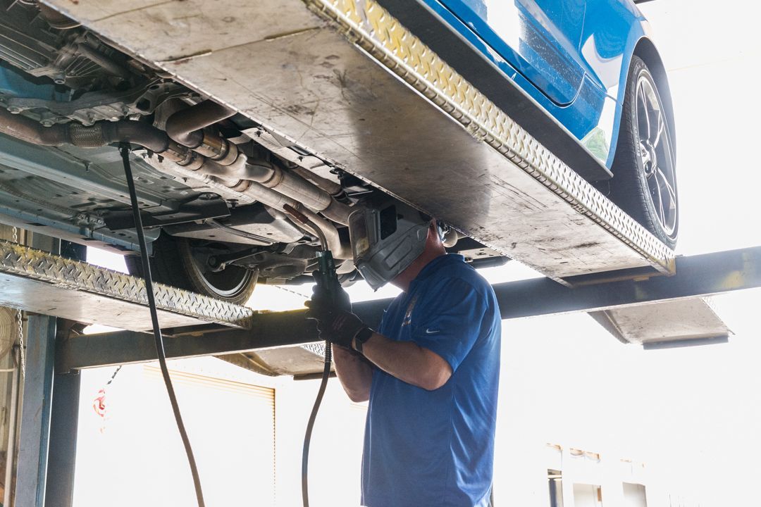 Gary's Muffler Shop interior